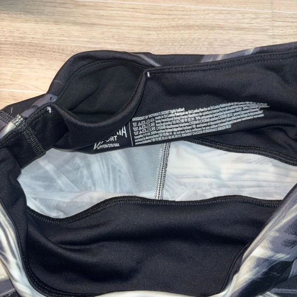 Victoria's Secret Black and White Leggings - Picture 2 of 4